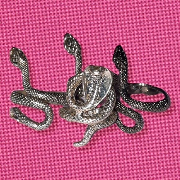 Serpant  Rings Bundle!!! 💋💕💕💕💕 - Picture 1 of 5
